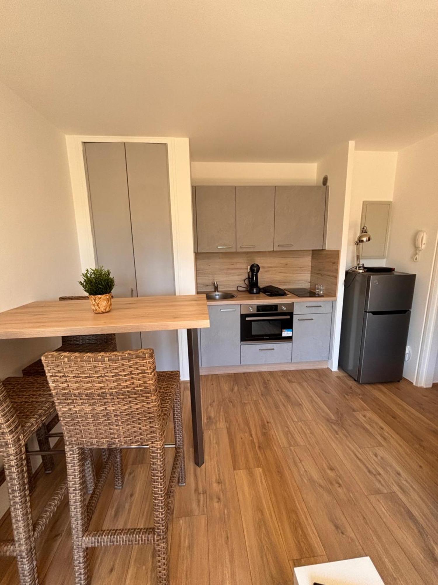 Ferienwohnung Beau Studio 300 M De La Plage Avec Parking La Ciotat Exterior foto